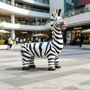 C016 Banc animalier audacieux en fibre de verre en forme de zèbre, fabriqué à la main, résistant aux <span class=keywords><strong>rayures</strong></span>, en PRV, pour parcs à thème safari et expositions zoologiques - Product Image 1