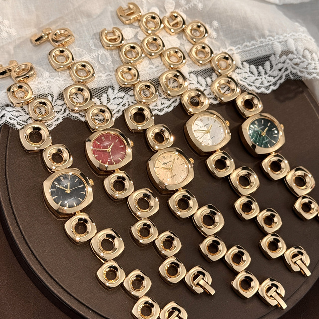 New Irregular Eco-Friendly Bracelet Watch Luxury Square Fashion European American Women's Quartz Watch JM010