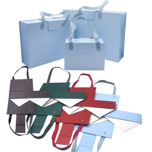 Valise de luxe pour cosmétiques, personnalisable avec logo, boîtes rigides magnétiques, poignée, papier recyclé, doublure en éponge - Product Image 1