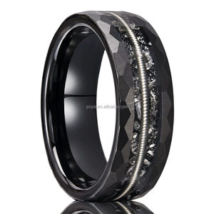 Joyería POYA, anillo de carburo de tungsteno martillado negro de 8mm, incrustaciones de cuerdas de guitarra de meteorito, regalo de fiesta de compromiso de boda clásico alto - Product Image 1