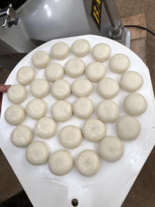 Machine semi-automatique de division et de façonnage de pâte pour <span class=keywords><strong>pain</strong></span>, pizza et hamburgers (30-100g) - Prix compétitif - Product Image 3