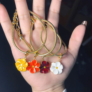 <span class=keywords><strong>Bracelet</strong></span> doré unique en vente chaude pour un usage quotidien, <span class=keywords><strong>bracelet</strong></span> nœud papillon pour femmes, magnifique <span class=keywords><strong>bracelet</strong></span> à breloques pour les fêtes - Product Image 3