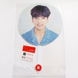 โรงงานผลิตพัดลมพลาสติกใสแบบกำหนดเอง พิมพ์ 3 มิติ ลาย KPOP แบบโปร่งใส - Product Image 4
