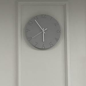 メーカー卸売 クリエイティブ 北欧風 個性的 リビングルーム ファッション シンプル 静音 壁掛け時計 - Product Image 1