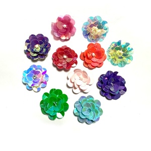 Paillettes tridimensionnelles de 2.5 cm faites à la main, accessoires de <span class=keywords><strong>robe</strong></span>, chaussures, chapeaux, sacs, fleurs décoratives, paillettes pliées à la main - Product Image 1