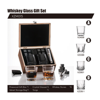 Ensemble cadeau de verres à whisky avec logo personnalisé, verres à whisky et pierres à whisky pour refroidir les cocktails, avec accessoires de bar dans un coffret cadeau en bois