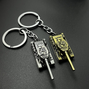 Pendentif de voiture unique pour homme, avec un modèle de porte-clés en forme de char T34 de la Seconde Guerre mondiale, idéal comme petit cadeau. - Product Image 4