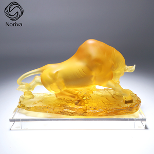 Exquisite Kristall-Bullen-Skulptur mit Farbverlauf, handgefertigte Tierdruck-Reliefschnitzerei, Ochsen-Figur, künstlerisches Feng-Shui für Zuhause und Büro - Product Image 5