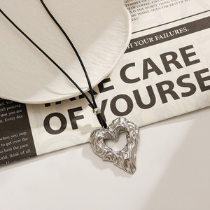 Collar con colgante de corazón de acero inoxidable, plateado, ajustable, para mujer, regalo, joyería - Product Image 1