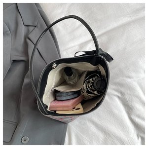 Diseñador de moda personalizado impreso Casual Niche Polka Dot bolso de mujer nuevo hombro axila bolso de cubo niñas señoras vida diaria - Product Image 5