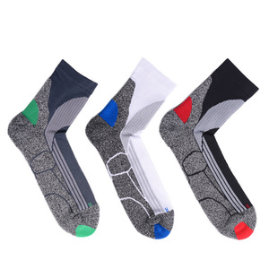 Chaussettes de course personnalisées de haute qualité en plein air antitranspiration compression en tricot éponge Coolmax pour hommes - Product Image 5