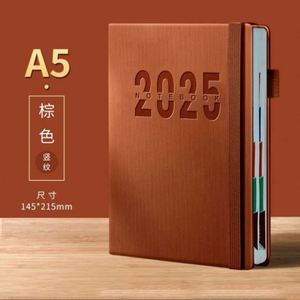 สมุดบันทึกไดอารี่แพลนเนอร์ปฏิทินแบบพกพาปกแข็งหนังเทียม A5 รุ่นใหม่ปี 2025 น้ำหนักกระดาษ 80 แกรม ภาษาอังกฤษ กำหนดการรายวัน - Product Image 6