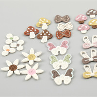 Bricolage vêtements matériaux petites fleurs champignon tissu autocollants coiffure épingle à cheveux accessoires tricoté vêtements chaussures décorations
