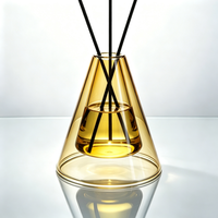Diffuseur de parfum de luxe en gros, nouveau diffuseur d'ambiance avec bouteille décorative en verre artistique et bâtonnets en rotin OEM