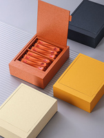Boîte rigide magnétique pour parfum et oud avec logo personnalisé en relief, en carton recyclable et doublure en éponge