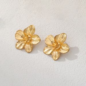 Conjunto de Joyería de Flores de Alta Gama, Estilo Punk, Chapado en Oro, Collar con Colgante de Flor, Pulsera, Anillo, Aretes - Product Image 5