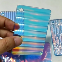 Feuille acrylique arc-en-ciel irisée, textures multiples, ondulations d'eau, panneau PMMA cannelé pour découpe laser, décoration intérieure