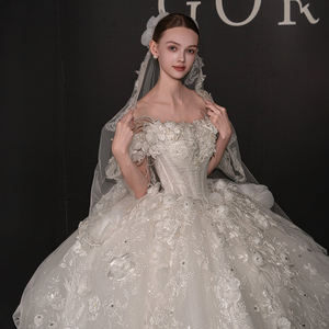 Vestido de Novia GT136 Moderno, Estilo Princesa, Escote Corazón, Espalda Descubierta, Apliques, Pedrería, Bordado, Lentejuelas, Lujoso, de Alta Calidad - Product Image 2