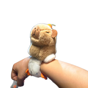 Bracelets claquettes en peluche Capybara, jouets pour enfants, poupées en peluche de dessin animé, Capybara rose avec tortue, peluches virales, vente en gros - Product Image 6