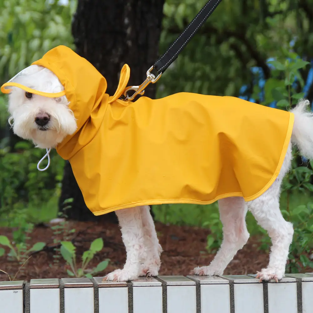 Neue Mode wasserdicht reflektierender Hund Welpen Regenmantel Kleidung mit Hut Kleidung Kapuzenhandtuch