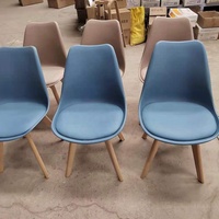 Chaise de Salle à Manger Moderne YWJ PP Scandinave Tulipe, Pieds en Bois, Plastique, Prix Abordable, Chaise d'Appoint pour Café, Échantillons Gratuits et Vente en Gros