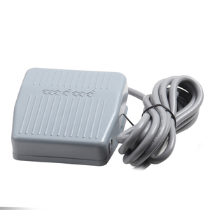Robuster Industrieller Fußschalter Wasserdichter Momentaner Elektrischer Fußschalter für Werkzeugmaschinen und Schweißgeräte - Product Image 1