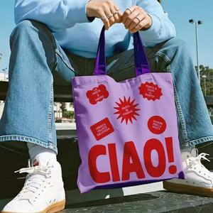 Elegante Bolso Tote de 17 Pulgadas con Estampado Floral Vibrante, Tu Compañero Perfecto para el Mercado de Agricultores y el <span class=keywords><strong>Brunch</strong></span> - Product Image 6