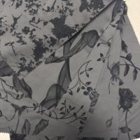 Tissu Flocage TikTok Noir à Fleurs, Toucher Doux et Chute Lourde, pour Robe de Soirée Élégante, Abaya et Vêtements Formels pour Femme