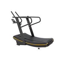 Tapis roulant commercial sans fil sans moteur, surface incurvée, écran LED, vitesse 0-20 km/h, design écologique pour l'entraînement en salle de sport