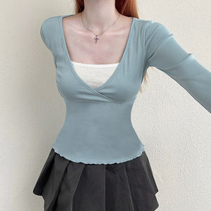Camiseta de manga larga con cuello en V y costuras en contraste, estilo fresco y dulce, ajustada y acanalada - Product Image 3