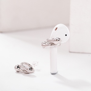 Pendientes para Airpods, Pendientes con Soporte para Airpods Chapados en Oro, Accesorios para Airpods, Joyería para Airpods, Pendientes Antipérdida para Auriculares - Product Image 4
