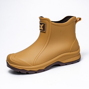 Venta al por mayor Hombres Botas de lluvia al aire libre Antideslizante Moda Adulto Botas de goma cortas Cómodo PVC Botas de lluvia - Product Image 3