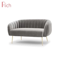 Banc-canapé en tissu velours au design moderne avec pieds en métal doré pour la maison, le salon, les meubles, l'hôtel, le hall, la villa, les événements de mariage