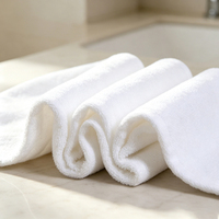 Ensemble de serviettes de bain de luxe modernes pour hôtel 5 étoiles, écologiques, bio, spa, durables, avec logo brodé, en coton doux, confortables, blanches, idéales comme cadeau