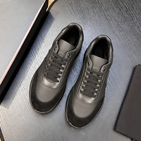 Sneakers en cuir et daim patchwork de marque de créateur, à lacets, à semelle épaisse, chaussures décontractées de style italien, originales et luxueuses