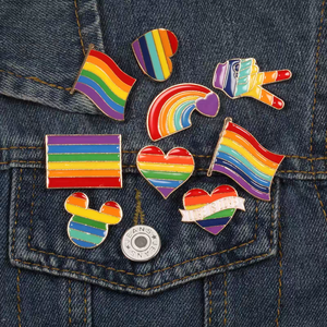 Pins de Esmalte Metálico Personalizados con el Arcoíris del Orgullo LGBTQ, Joyería Unisex Creativa con Forma de Corazón para Ropa, Bolsos y Solapas - Product Image 4