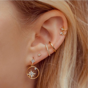 Pendientes de botón de oro de 18 quilates con diseño de estrella y luna de cobre y diamantes, aretes de lujo modernos para mujer, regalo de joyería de moda - Product Image 5