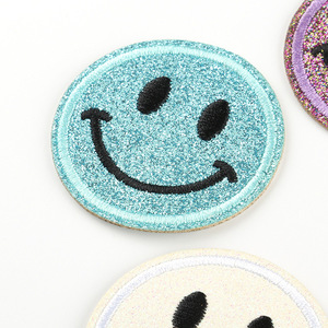 Prêt à Expédier Patchs Brodés Fer à Coudre sur Sourire Patchs à Paillettes Mignon Chenille Sourire Visage <span class=keywords><strong>Patch</strong></span> - Product Image 5
