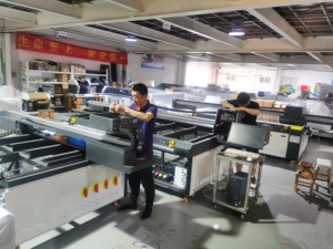 Imprimante UV 3045 avec table à vide pour l'<span class=keywords><strong>impression</strong></span> <span class=keywords><strong>sur</strong></span> coques de téléphone, acrylique et bois - Product Image 6