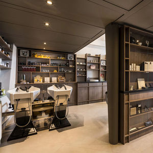 Diseño y Equipamiento de Barbería Llave en Mano |   Interior de Salón de Belleza Masculina de Estilo Industrial Moderno, Mobiliario Modular para Salón de Peluquería - Product Image 1