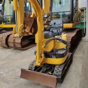 Komatsu รถตักดินไฮดรอลิกแบบ PC10MR มือสองเหมาะสำหรับงานก่อสร้าง/ขุดเพื่อการเกษตร - Product Image 3