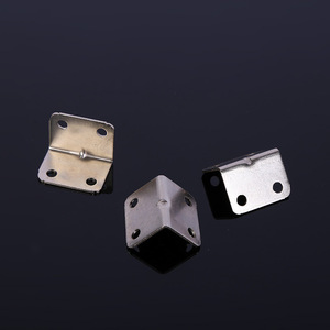 Support d'angle en fer 32x24mm nickelé durable, connecteur à angle droit 90 degrés, quincaillerie de meubles 3415 - Product Image 1