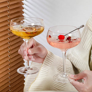 Bán Buôn Độc Đáo Martini Kính 8 Oz Chì Miễn Phí Pha Lê Vòng Hỗn Hợp Đồ Uống Tay Thổi <span class=keywords><strong>Fancy</strong></span> Champagne Coupe Glass - Product Image 5