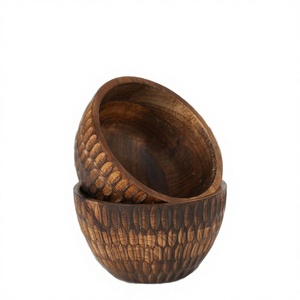 Tazón Redondo de Madera para Servir, Diseño Moderno Grabado a Mano, 9 Pulgadas, Color Madera Natural, para Vajilla y Hostelería - Product Image 2