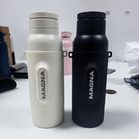 Bouteille isotherme de voyage et de sport MagSafe avec revêtement en poudre, 24 oz, avec couvercle et manchon MagSafe N52, sans AIRTAG