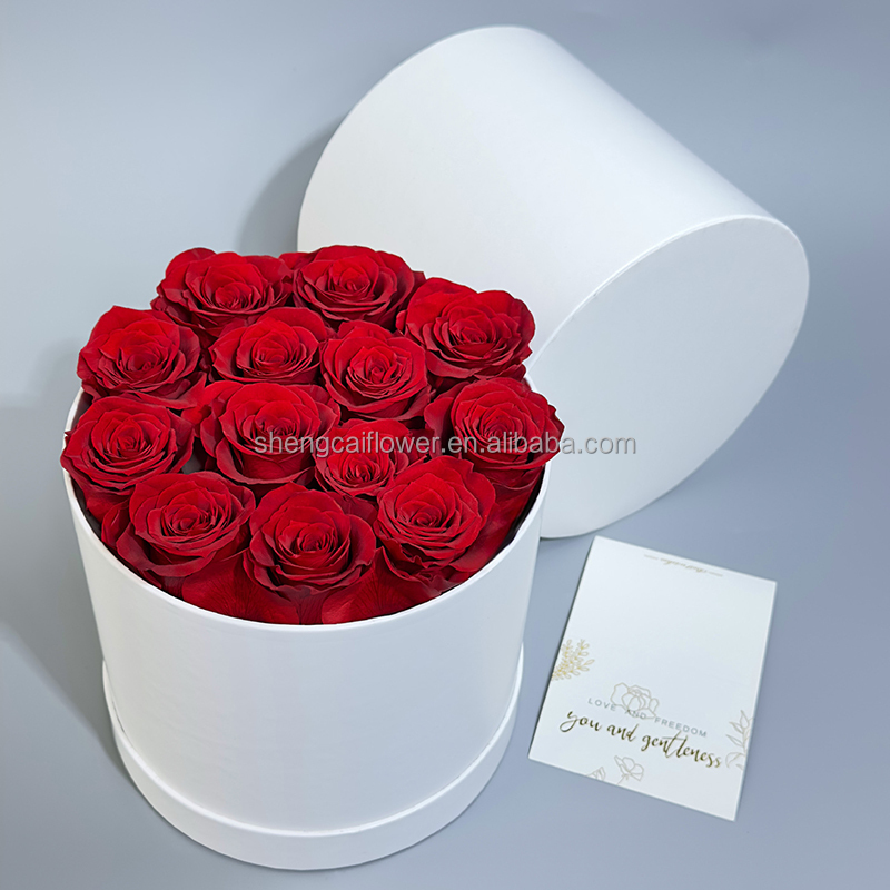red round 12 roses