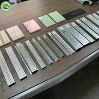 Profilés en acier galvanisé léger de type C, profilés Omega, profilés d'angle pour la construction de plafonds modernes en plaques de plâtre