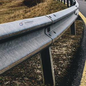 מעקה בטיחות מפלדה Q235/Q345 בצורת W עם ציפוי אבץ בעובי ≥600 גרם/מ², מעקה בטיחות גלי כפול מגולוון לבטיחות בדרכים - Product Image 4