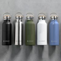 Bouteille d'eau en acier inoxydable à double paroi colorée personnalisée Mikenda 500/600/750/1000 ml, thermos isolé sous vide avec couvercle en bambou