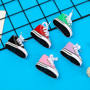 Llavero de zapatilla de tenis 3D en miniatura, llavero de zapatilla de baloncesto en miniatura para niñas y niños - Product Image 4